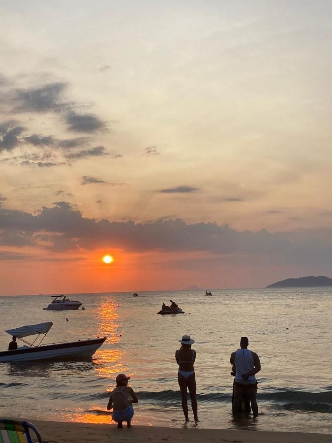 Suite Pe Na Areia- Espaco Independente Na Praia Do Curral Com Localizacao Privilegiada - Simplicidade E Comodidade Com O Por Do Sol Mais Lindo De Ilhabela - Melhor Custo Beneficio Para Ate 4 Pessoas , Na Av Jose Pacheco Do Nascimento Nº 7682 Buitenkant foto
